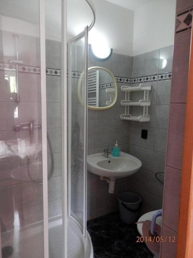 Penzion Apartmany Becov Becov nad Teplou Ngoại thất bức ảnh